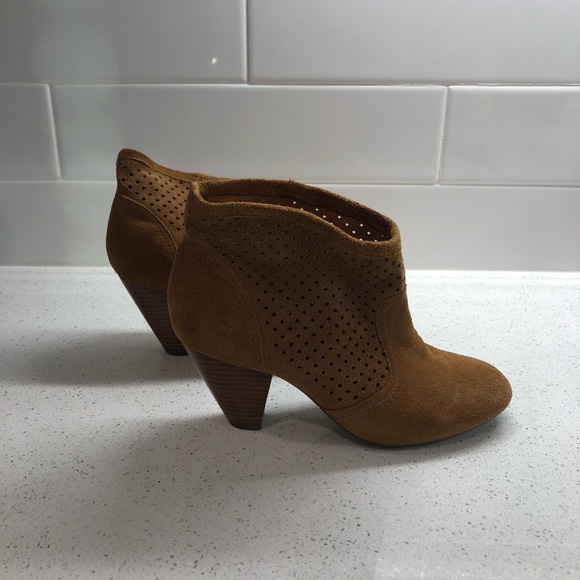 Jessica Simpson perforated slouchy booties tan 8.5 - Picture 2 of 6